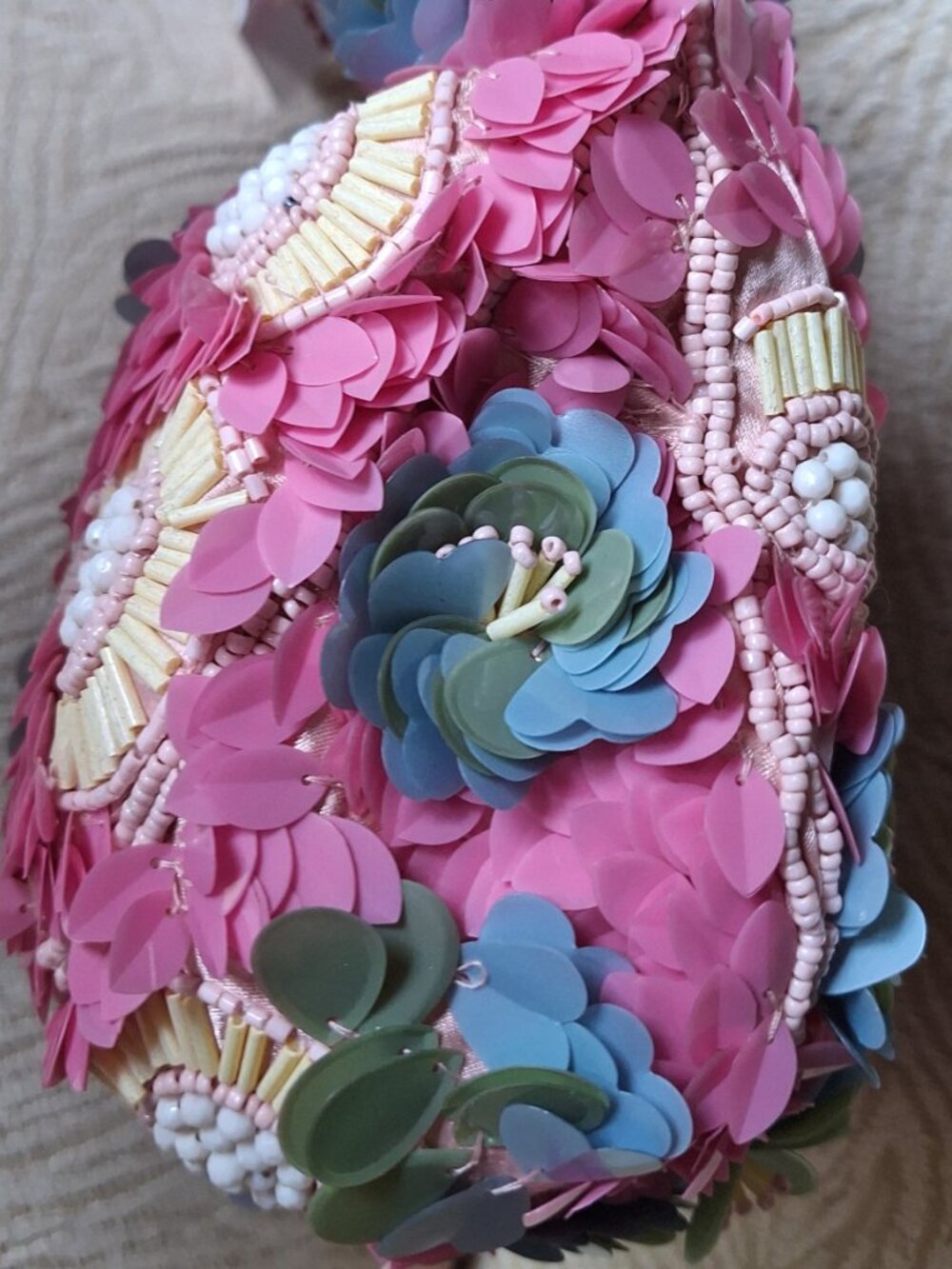 Hand beaded purse - Picture 4 of 12
